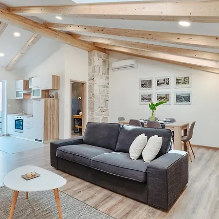 Apartment Pasqua Luxury
